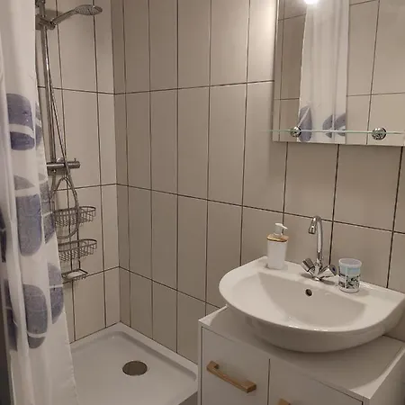 度假居 Dans La Foret....adorable 1 Bedroom Surrounded By Woodland Pressignac